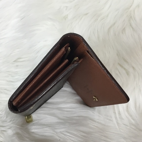 SOLD—100% Authentic Louis Vuitton Zippy Wallet - Picture 4 of 8
